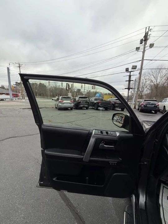 2015 Toyota 4Runner 5th Gen - Image 15 of 31