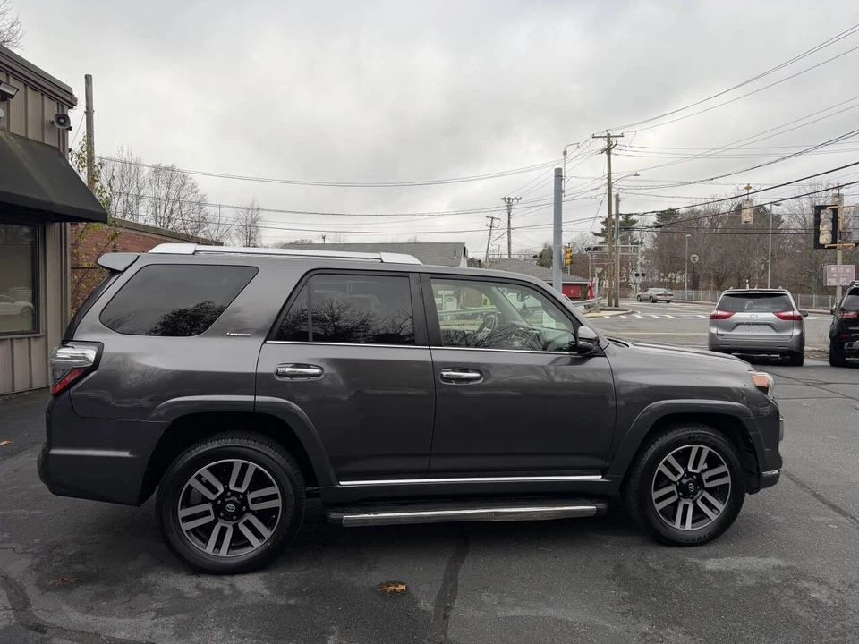 2015 Toyota 4Runner 5th Gen - Image 11 of 31