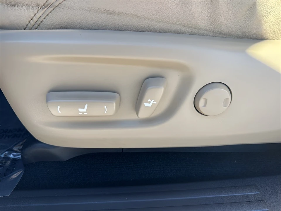 2015 Toyota 4Runner 5th Gen - Image 10 of 12