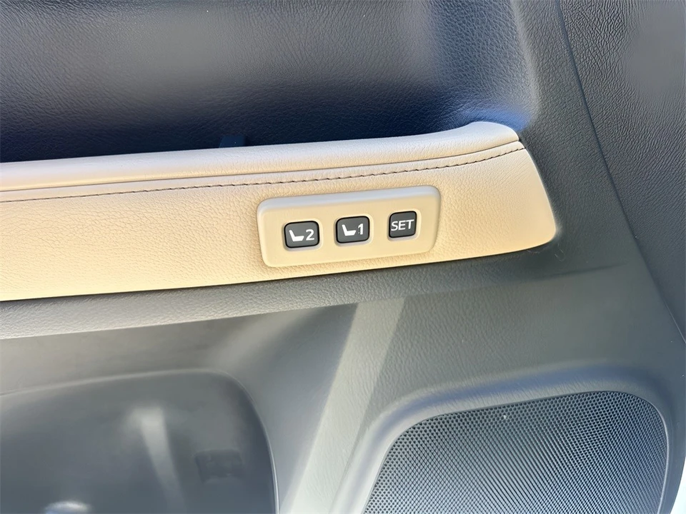 2015 Toyota 4Runner 5th Gen - Image 11 of 12