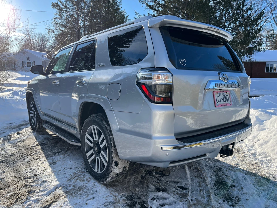 2015 Toyota 4Runner 5th Gen - Image 7 of 31