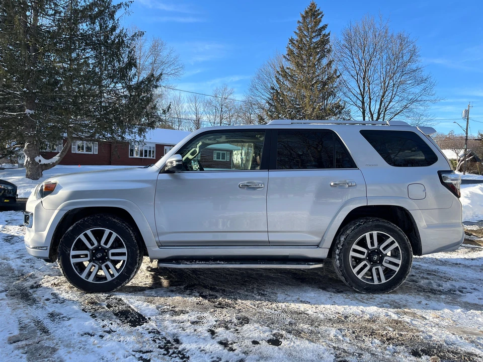 2015 Toyota 4Runner 5th Gen - Image 6 of 31