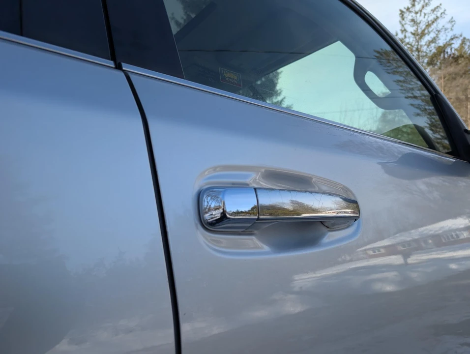 2015 Toyota 4Runner 5th Gen - Image 26 of 31
