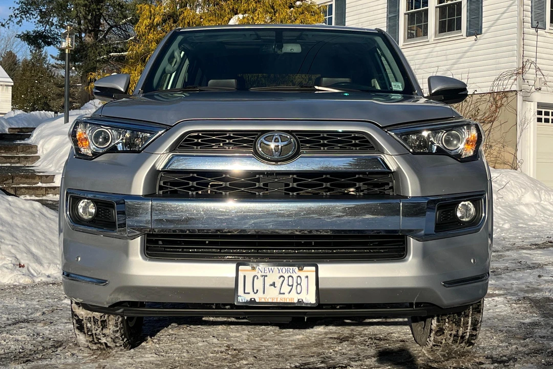 2015 Toyota 4Runner 5th Gen - Image 2 of 31