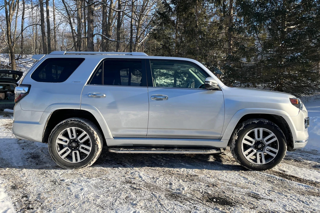 2015 Toyota 4Runner 5th Gen - Image 3 of 31