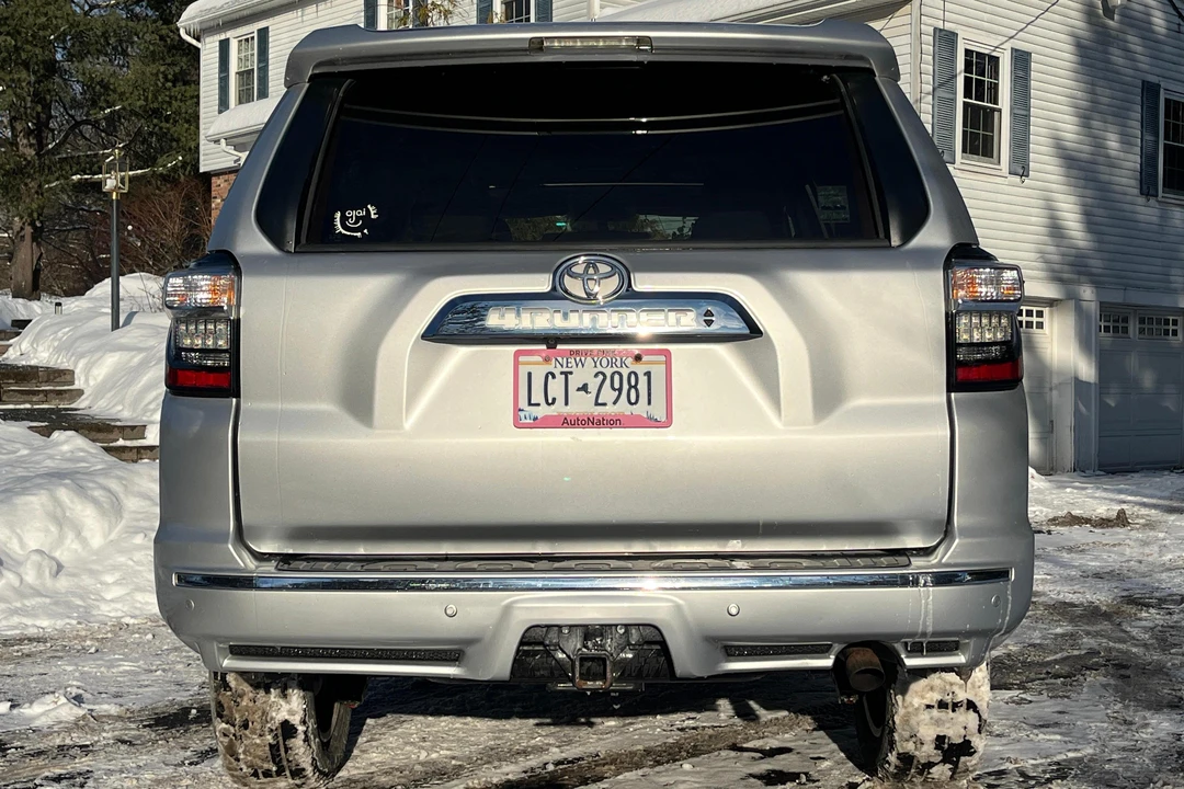 2015 Toyota 4Runner 5th Gen - Image 5 of 31