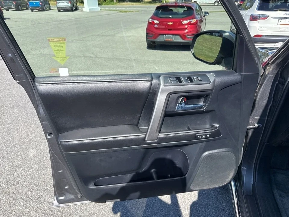 2015 Toyota 4Runner 5th Gen - Image 10 of 12