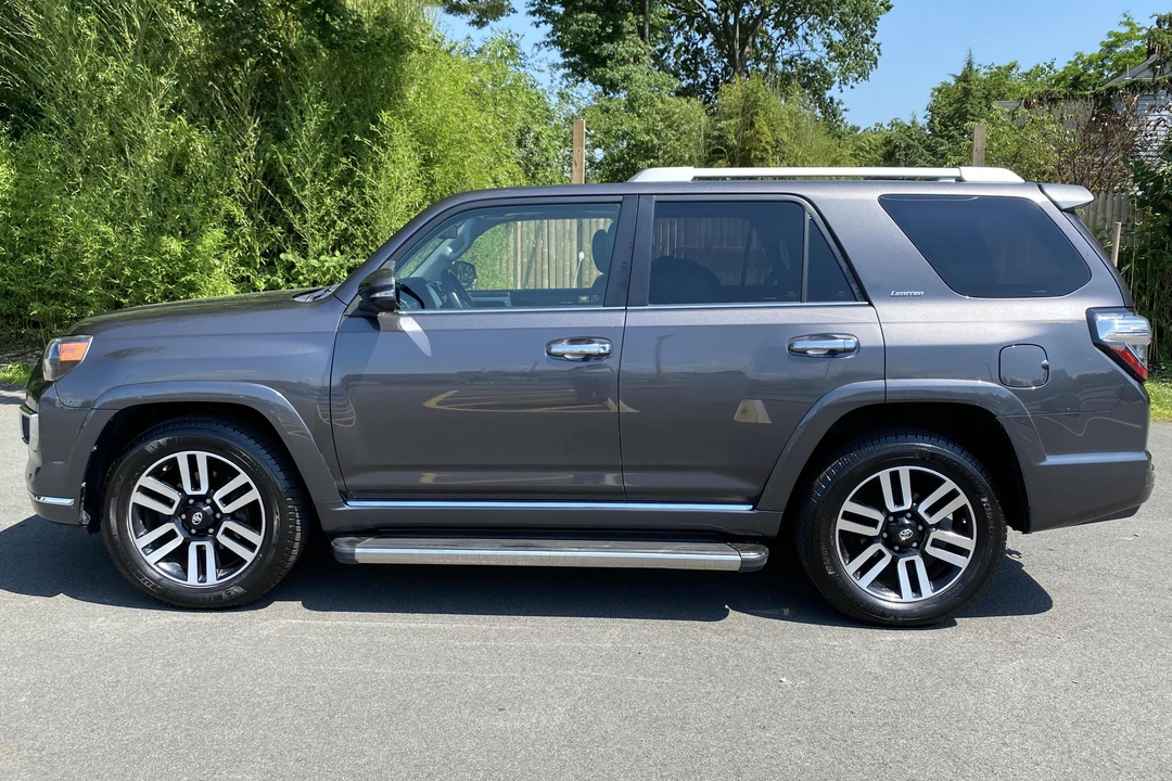 2015 Toyota 4Runner 5th Gen - Image 3 of 11
