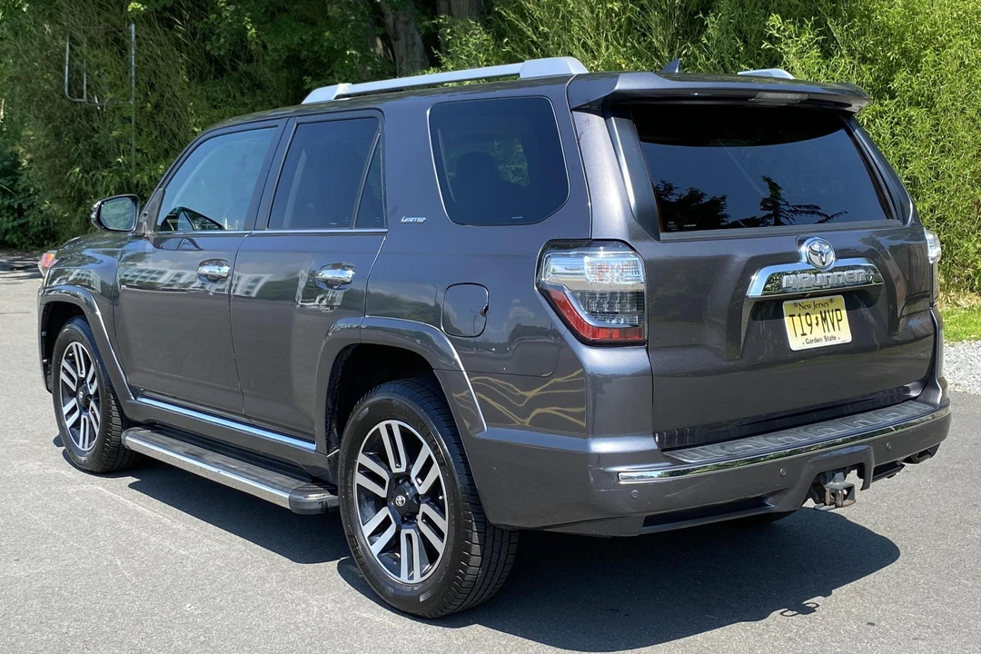2015 Toyota 4Runner 5th Gen - Image 4 of 11