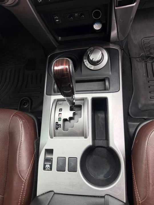 2015 Toyota 4Runner 5th Gen - Image 9 of 13