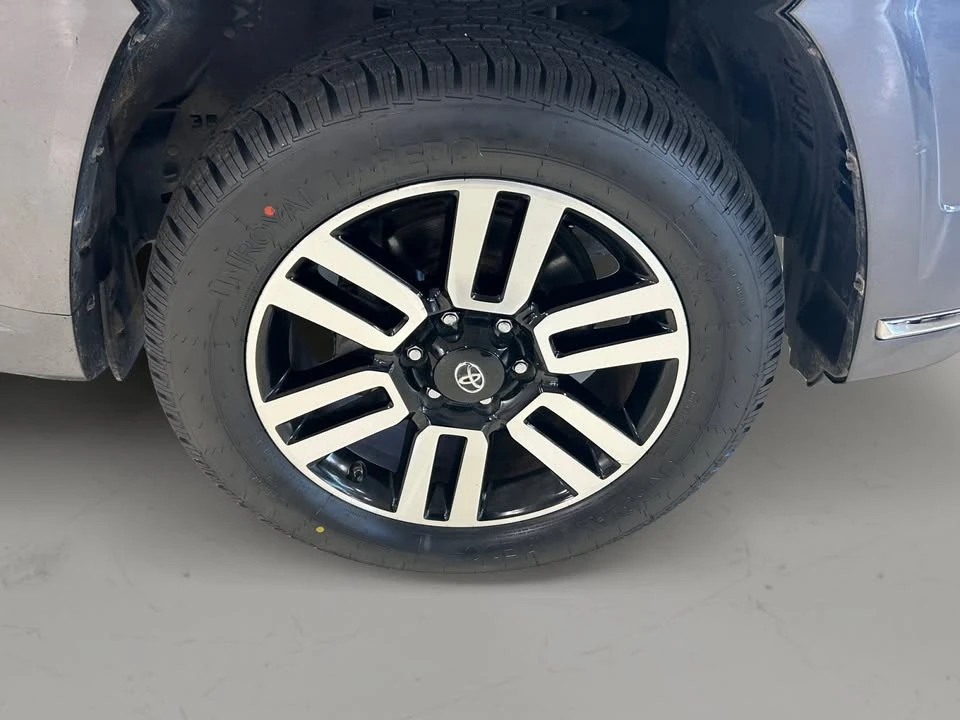 2015 Toyota 4Runner 5th Gen - Image 7 of 17