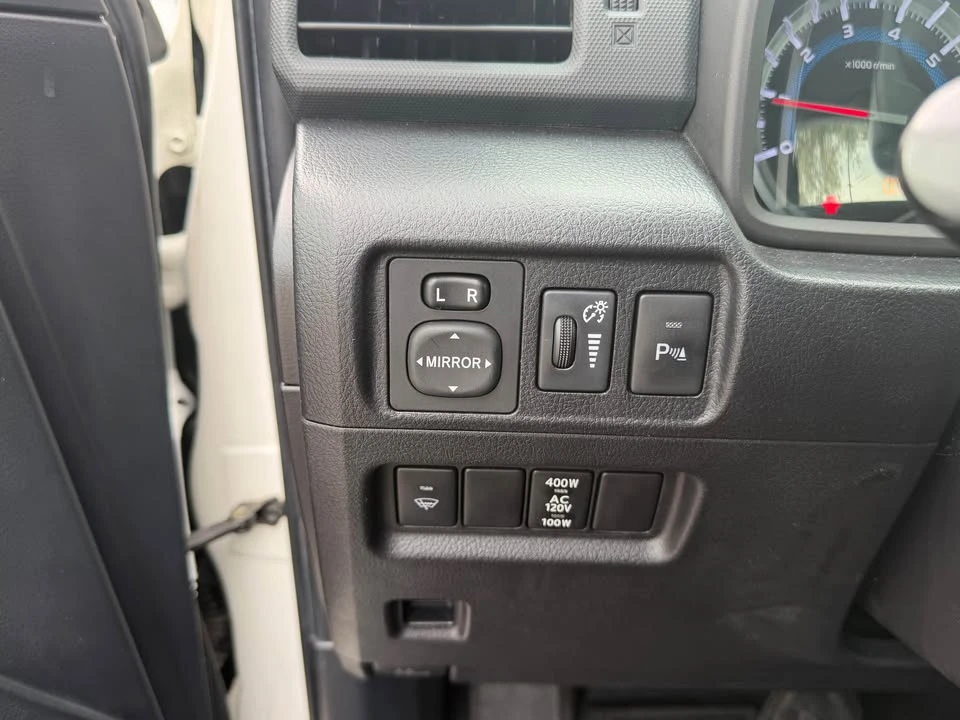 2015 Toyota 4Runner 5th Gen - Image 11 of 13