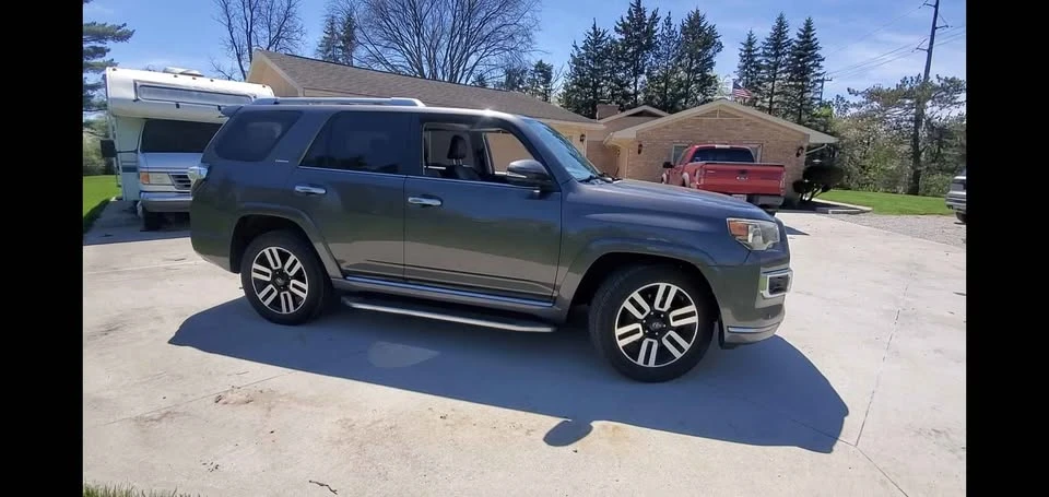 2015 Toyota 4Runner 5th Gen - Image 9 of 12