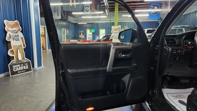 2015 Toyota 4Runner 5th Gen - Image 7 of 12