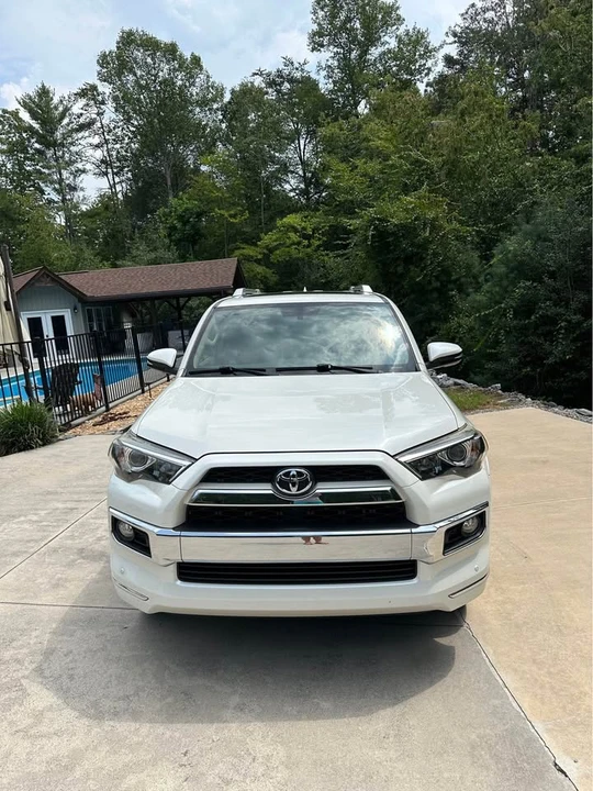 2015 Toyota 4Runner 5th Gen - Image 3 of 10