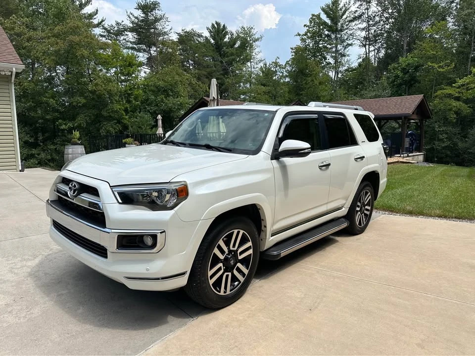 2015 Toyota 4Runner 5th Gen - Image 4 of 10