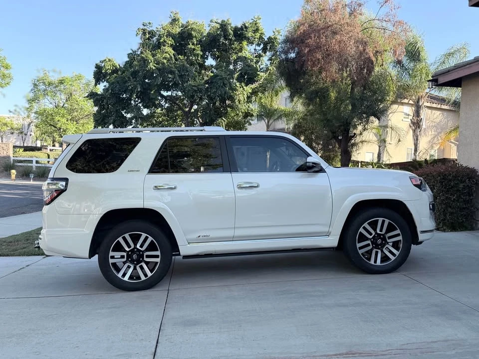 2015 Toyota 4Runner 5th Gen - Image 4 of 12