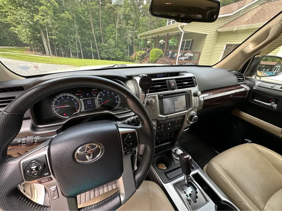2015 Toyota 4Runner 5th Gen - Image 8 of 10