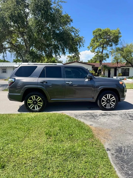 2015 Toyota 4Runner 5th Gen - Image 8 of 12