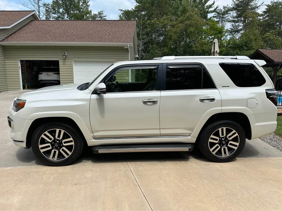 2015 Toyota 4Runner 5th Gen - Image 5 of 10