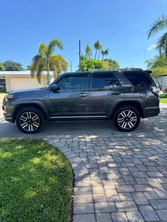 2015 Toyota 4Runner 5th Gen - Image 7 of 12