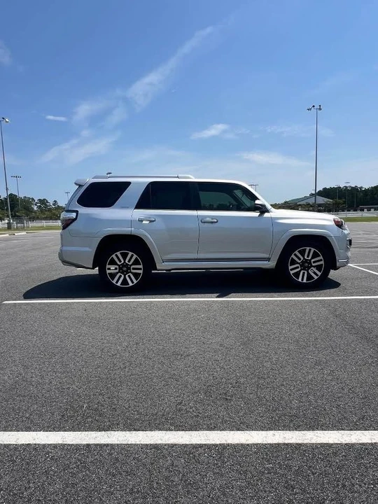 2015 Toyota 4Runner 5th Gen - Image 8 of 16