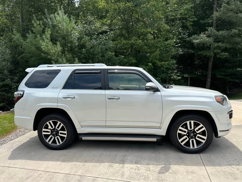 2015 Toyota 4Runner 5th Gen - Image 2 of 10