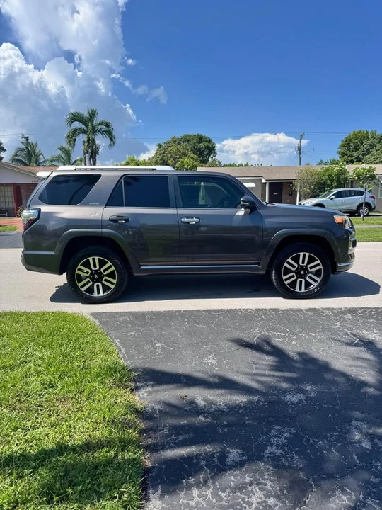 2015 Toyota 4Runner 5th Gen - Image 5 of 12