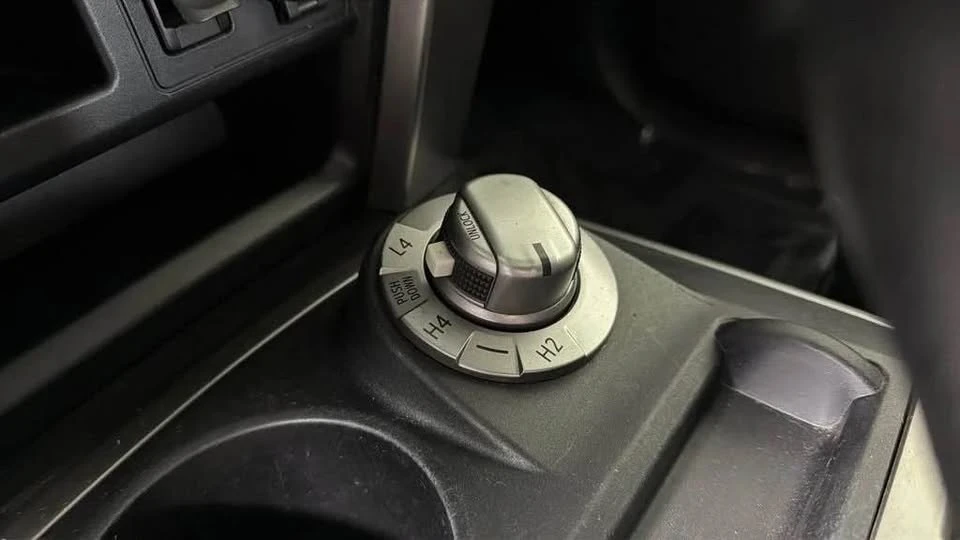 2015 Toyota 4Runner 5th Gen - Image 11 of 15