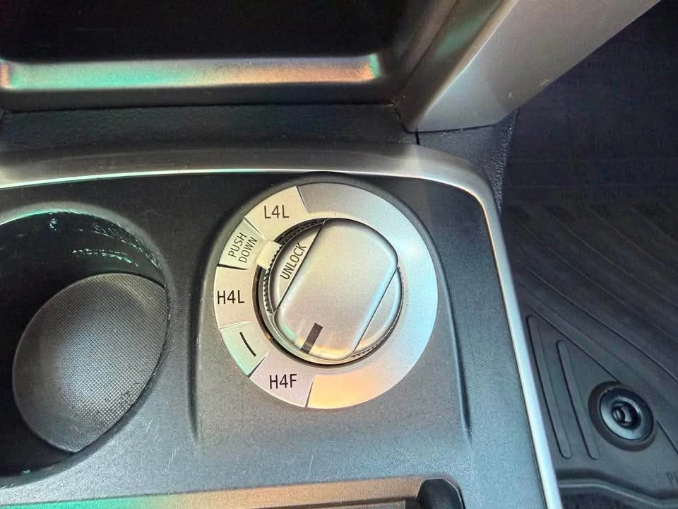 2015 Toyota 4Runner 5th Gen - Image 16 of 20