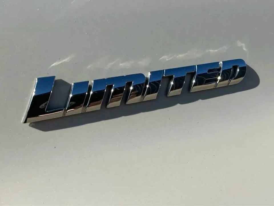 2015 Toyota 4Runner 5th Gen - Image 8 of 13