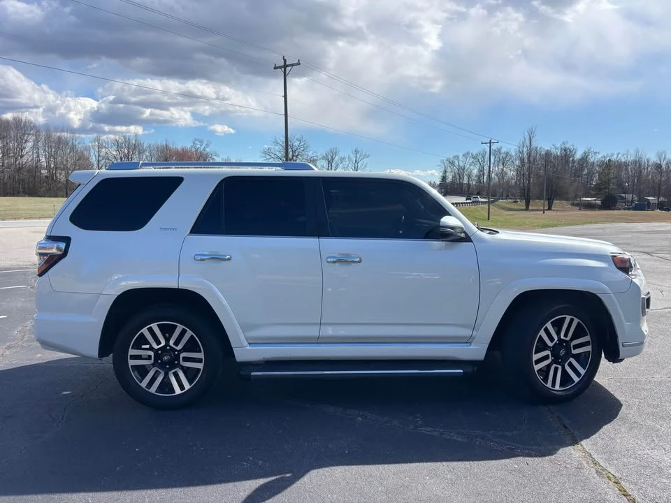 2015 Toyota 4Runner 5th Gen - Image 6 of 14