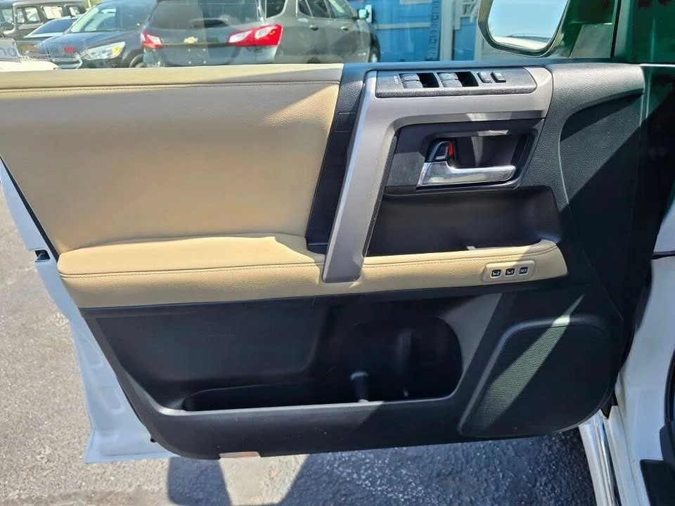 2015 Toyota 4Runner 5th Gen - Image 19 of 20
