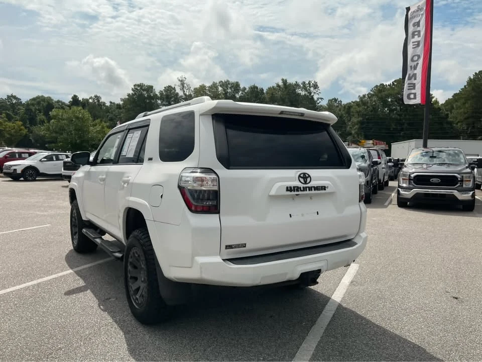 2015 Toyota 4Runner 5th Gen - Image 6 of 16
