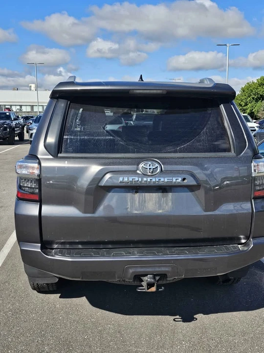 2015 Toyota 4Runner 5th Gen - Image 9 of 12