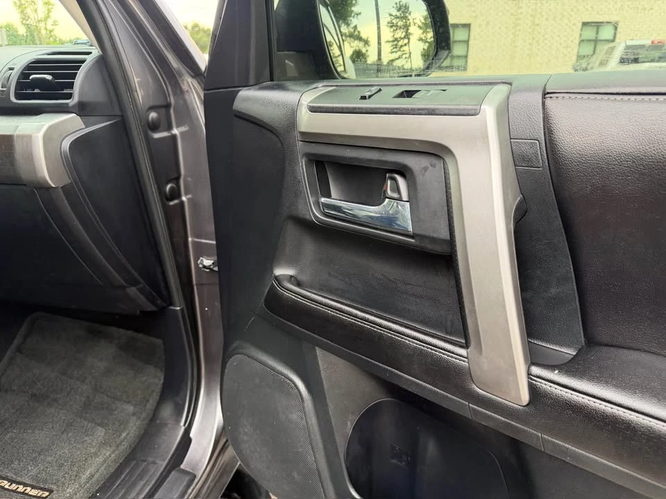 2015 Toyota 4Runner 5th Gen - Image 9 of 14