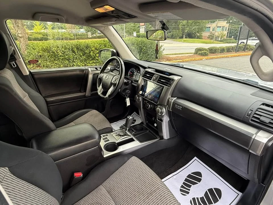 2015 Toyota 4Runner 5th Gen - Image 12 of 17