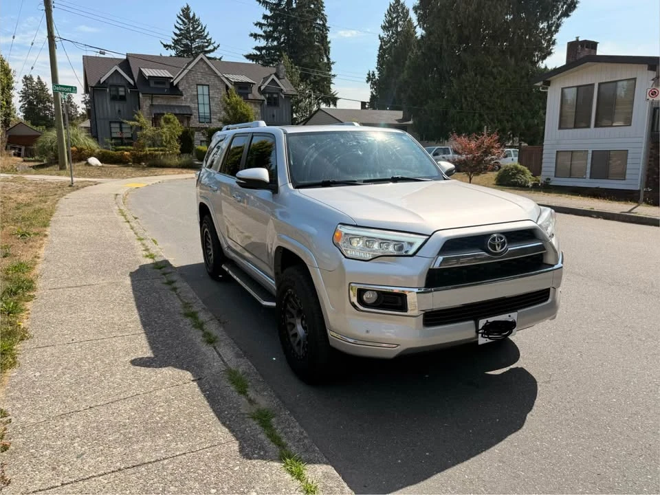 2015 Toyota 4Runner 5th Gen - Image 9 of 14