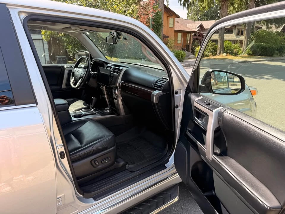 2015 Toyota 4Runner 5th Gen - Image 5 of 14