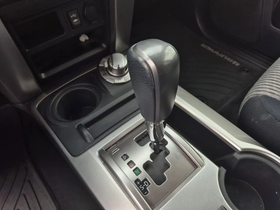 2015 Toyota 4Runner 5th Gen - Image 17 of 19