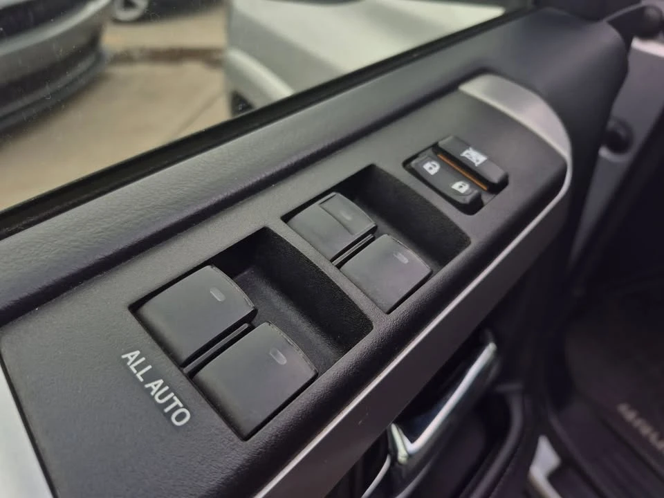 2015 Toyota 4Runner 5th Gen - Image 10 of 19