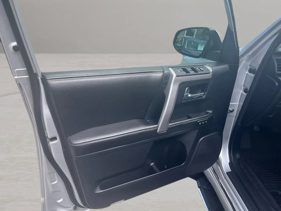 2015 Toyota 4Runner 5th Gen - Image 12 of 20