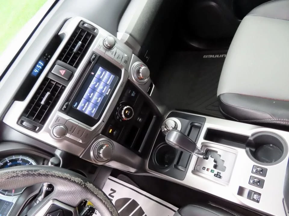2015 Toyota 4Runner 5th Gen - Image 10 of 20