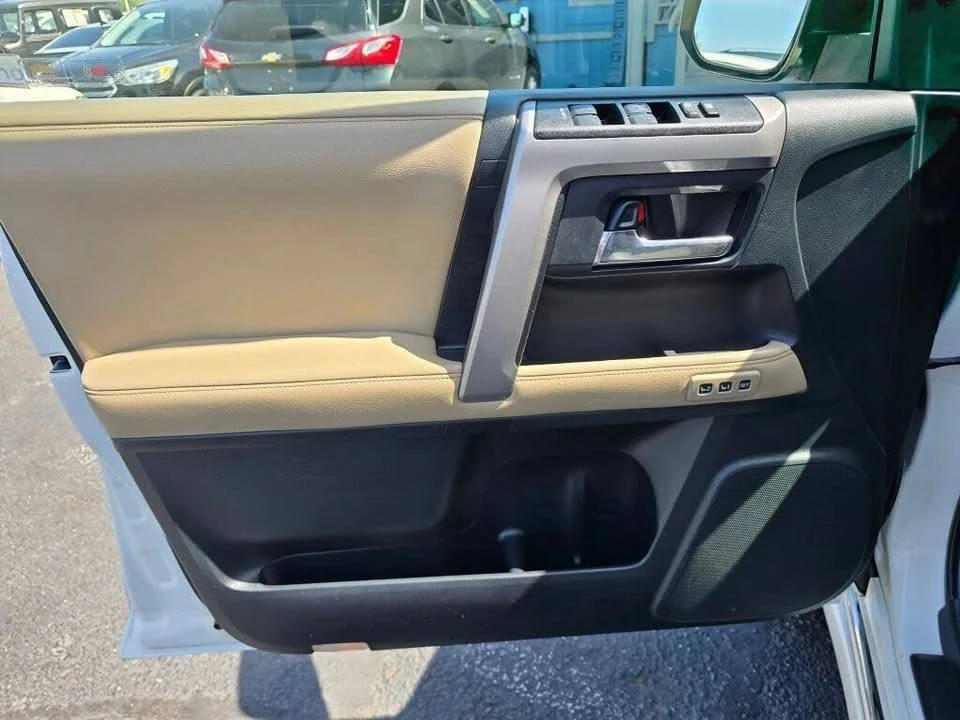 2015 Toyota 4Runner 5th Gen - Image 19 of 20