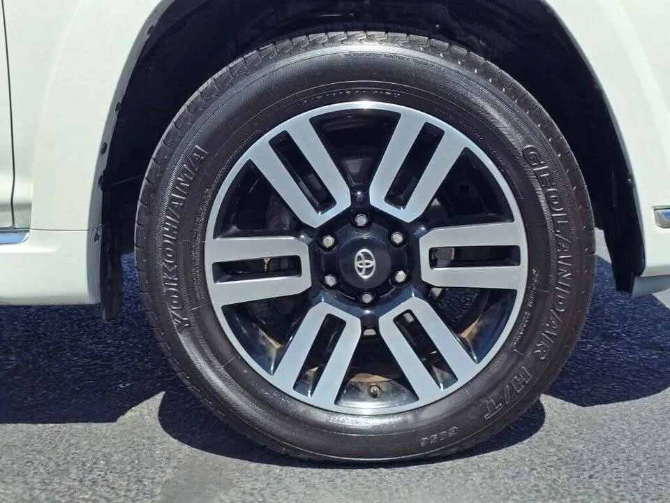 2015 Toyota 4Runner 5th Gen - Image 9 of 20