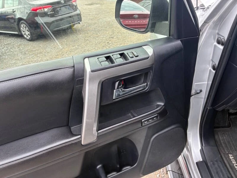 2015 Toyota 4Runner 5th Gen - Image 13 of 20