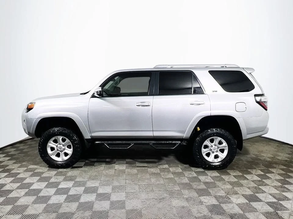 2015 Toyota 4Runner 5th Gen - Image 4 of 19
