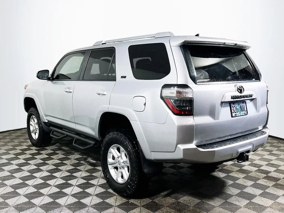 2015 Toyota 4Runner 5th Gen - Image 5 of 19