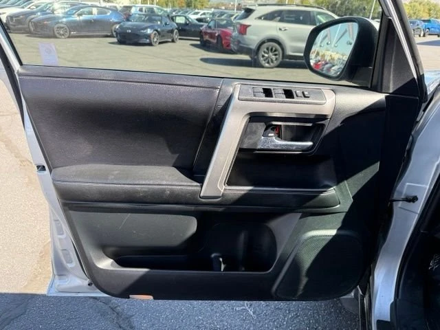 2015 Toyota 4Runner 5th Gen - Image 11 of 20