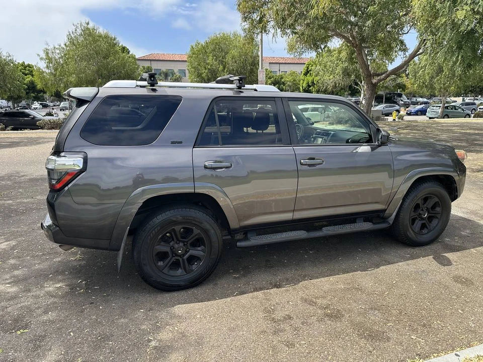 2015 Toyota 4Runner 5th Gen - Image 9 of 16